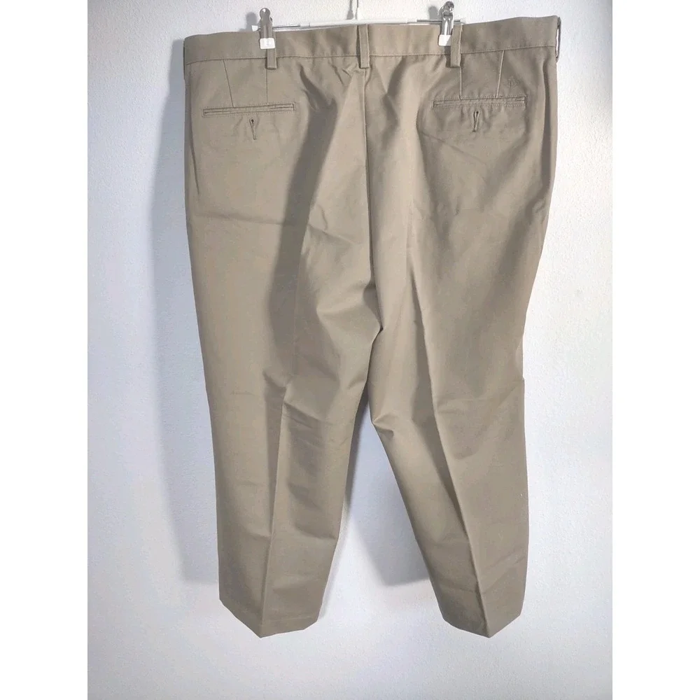 Dockers Men's Khaki Pants 42x30 Relaxed Fit Beige Chino Casual Cotton Classic